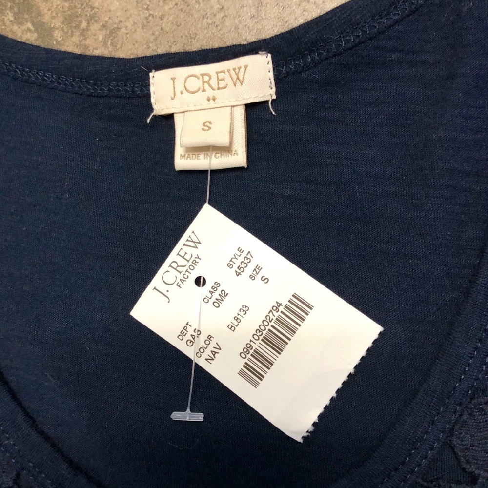 ❌SOLD❌ J.CREW TIERED DOT NAVY BLUE TANK TOP - Picture 3 of 8
